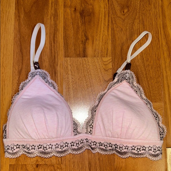 Victoria's Secret Other - NWT Victoria’s Secret No Wire Lace Bralette